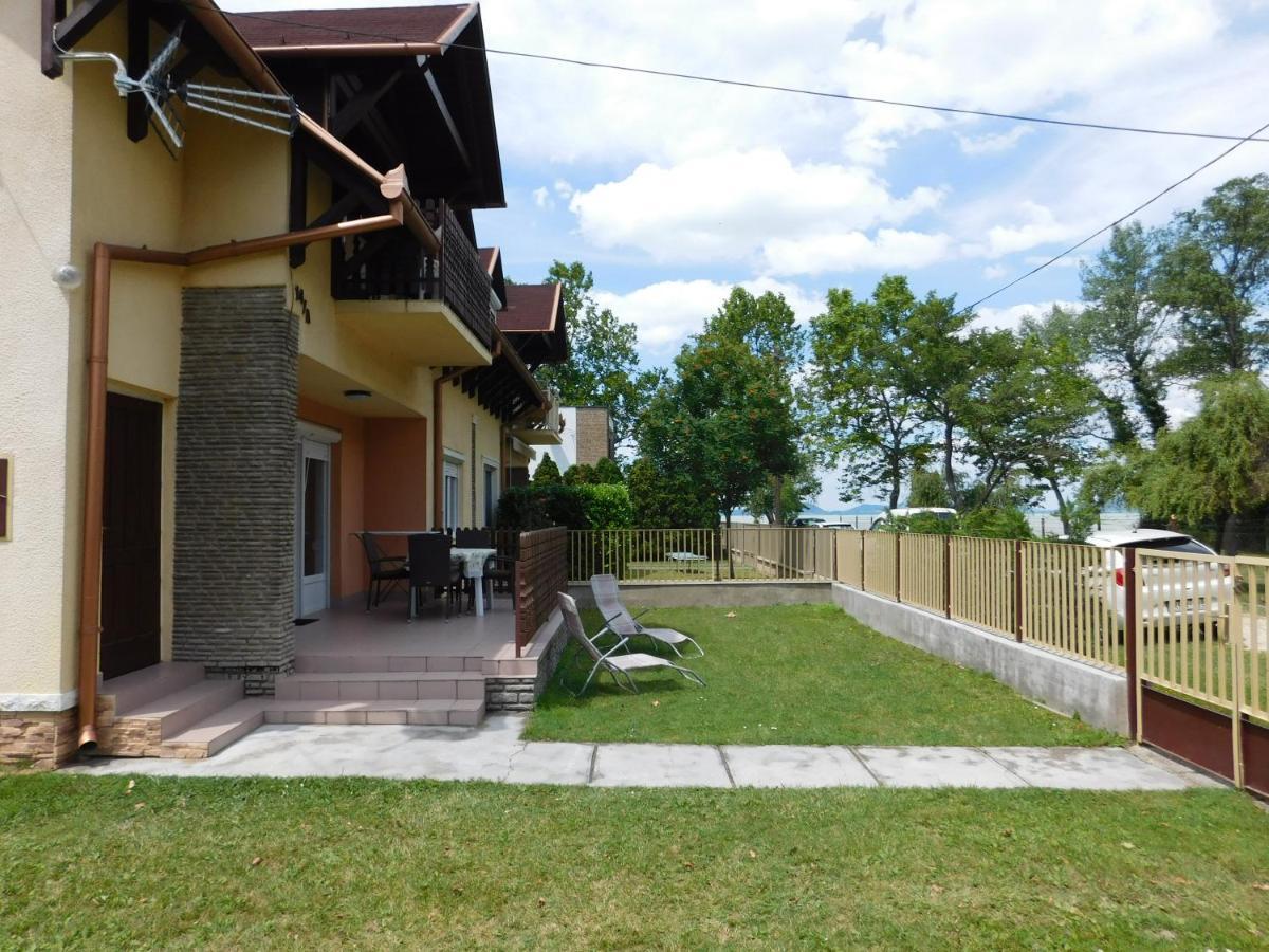 Balatonpart-Lak Apartamento Balatonfenyves Exterior foto
