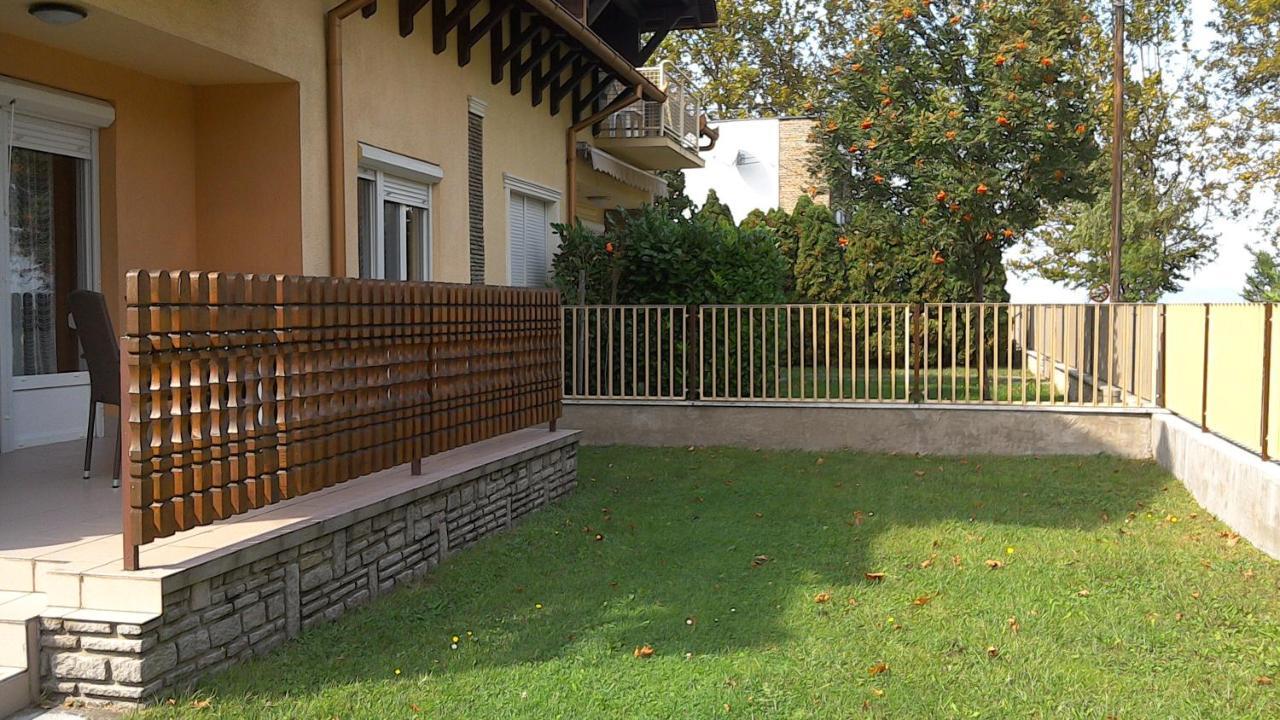 Balatonpart-Lak Apartamento Balatonfenyves Exterior foto